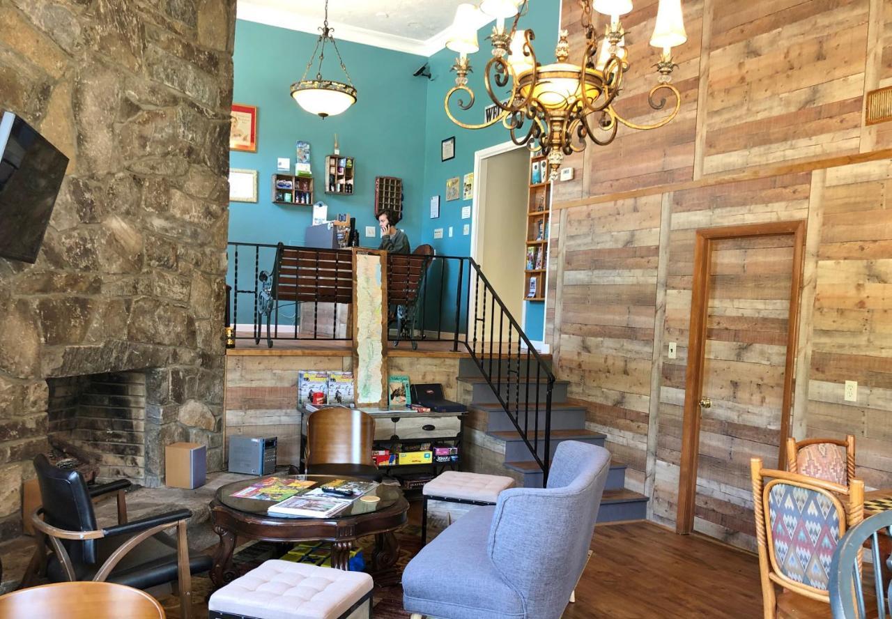 Meadowlark Motel With Restaurant & Bar マギー・バレー エクステリア 写真