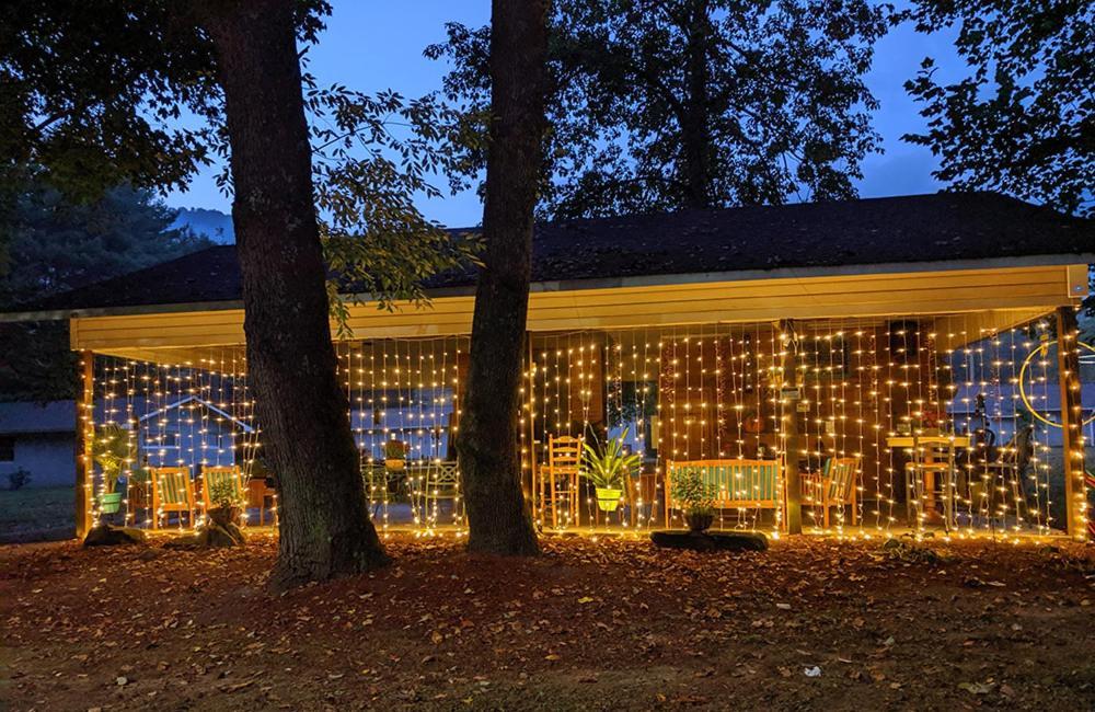 Meadowlark Motel With Restaurant & Bar マギー・バレー エクステリア 写真