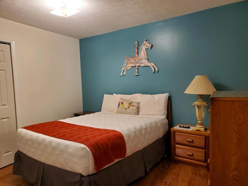 Meadowlark Motel With Restaurant & Bar マギー・バレー エクステリア 写真