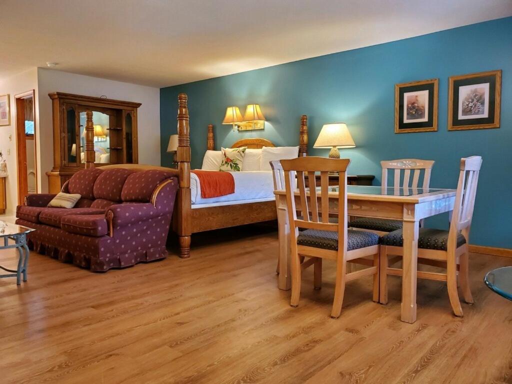 Meadowlark Motel With Restaurant & Bar マギー・バレー エクステリア 写真