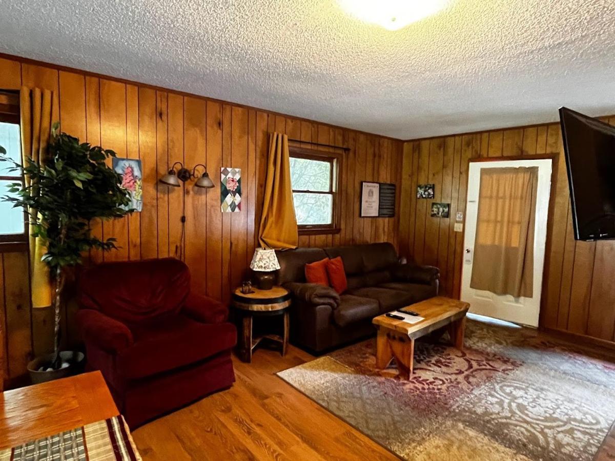 Meadowlark Motel With Restaurant & Bar マギー・バレー エクステリア 写真