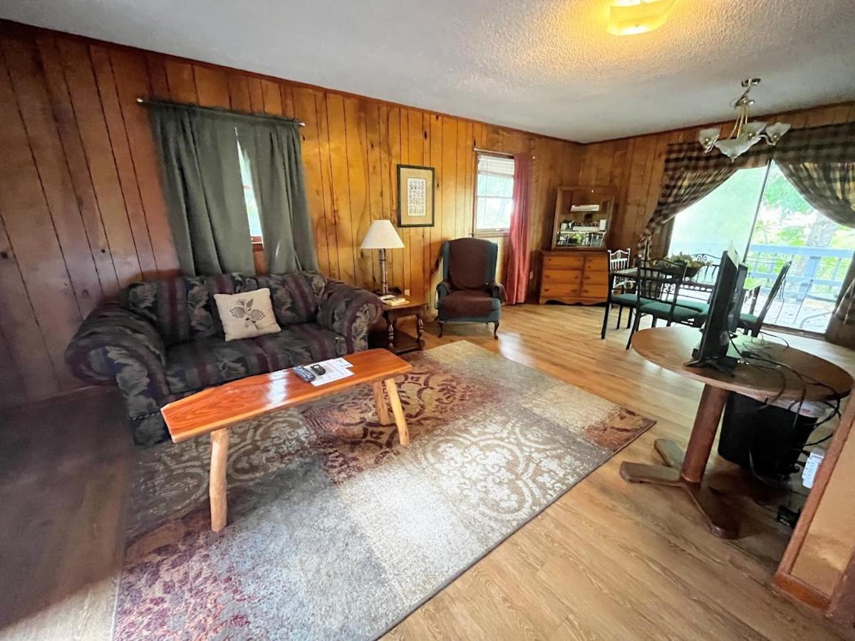 Meadowlark Motel With Restaurant & Bar マギー・バレー エクステリア 写真