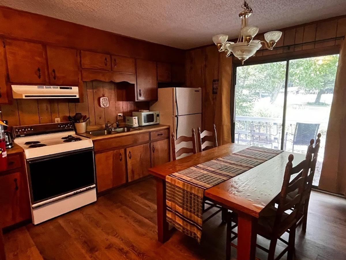 Meadowlark Motel With Restaurant & Bar マギー・バレー エクステリア 写真