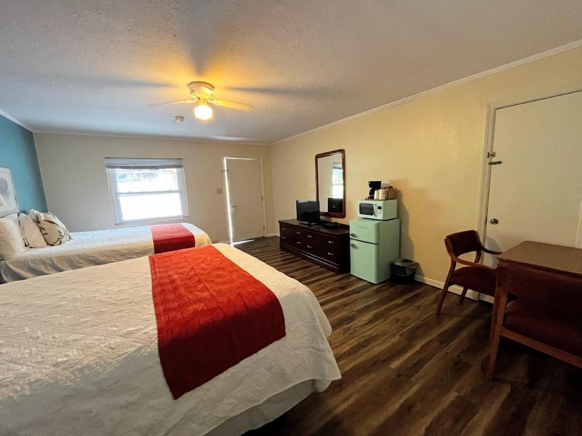Meadowlark Motel With Restaurant & Bar マギー・バレー エクステリア 写真