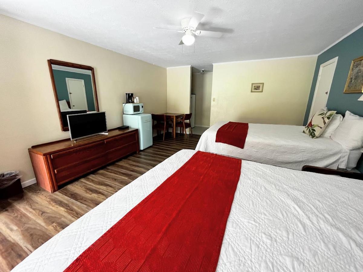 Meadowlark Motel With Restaurant & Bar マギー・バレー エクステリア 写真